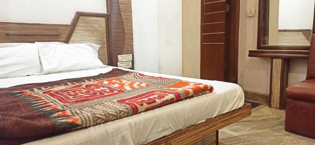 Hotel Odeon Continental Νέο Δελχί Εξωτερικό φωτογραφία