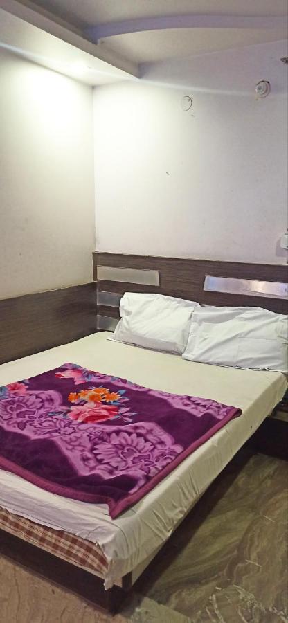 Hotel Odeon Continental Νέο Δελχί Εξωτερικό φωτογραφία